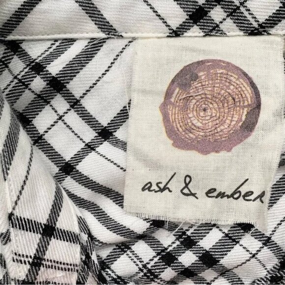 Anthropologie Ash and Ember Button Down Shirt Plaid Flannel Size Medium - Picture 10 of 14